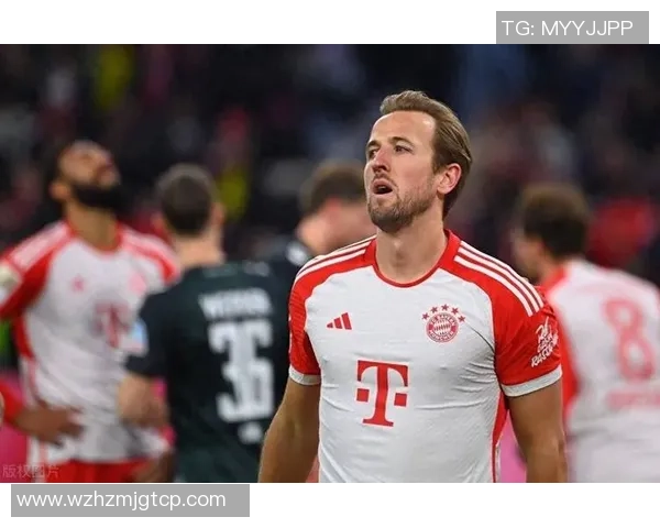 荷兰足球明星加盟德甲拜仁助力球队争夺冠军荣耀